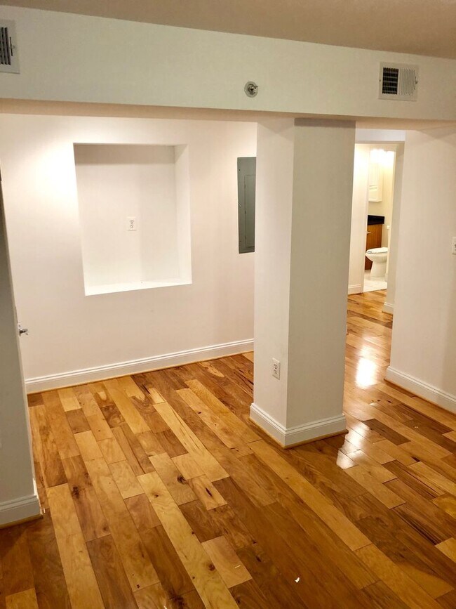 Foto del edificio - 1319 Park Rd NW