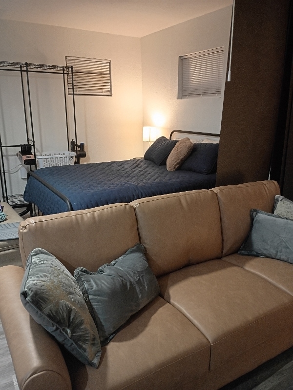 Foto del edificio - 739 Daisy Dr