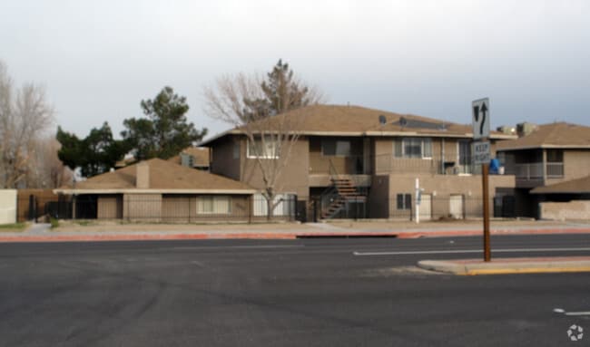 Building Photo - Logan Glen