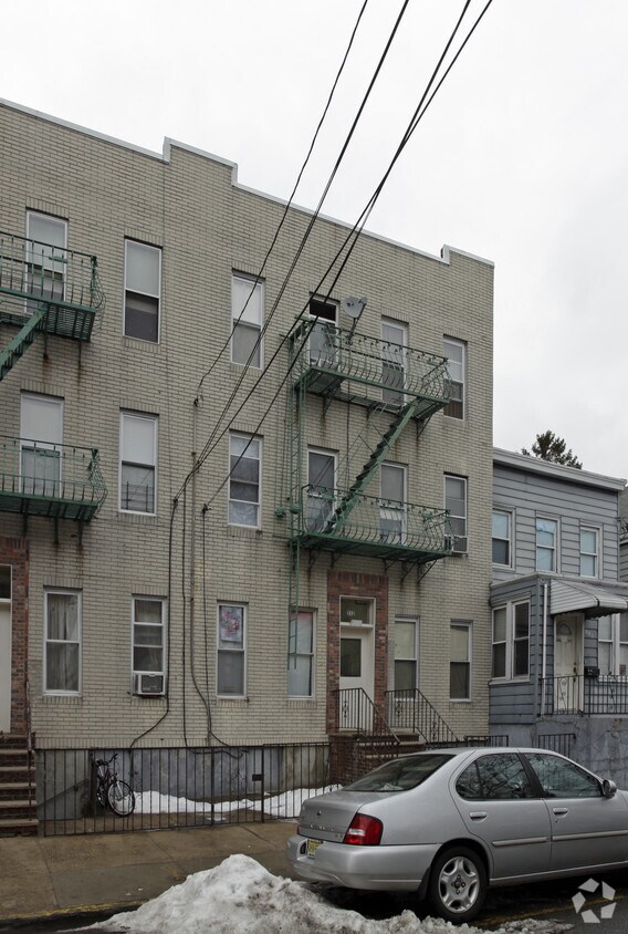 Primary Photo - 532 29th St