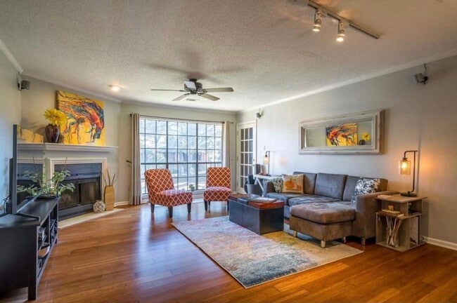 Building Photo - 2Bd/1Ba Condo