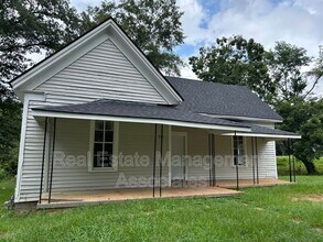 Building Photo - 821 Williams St