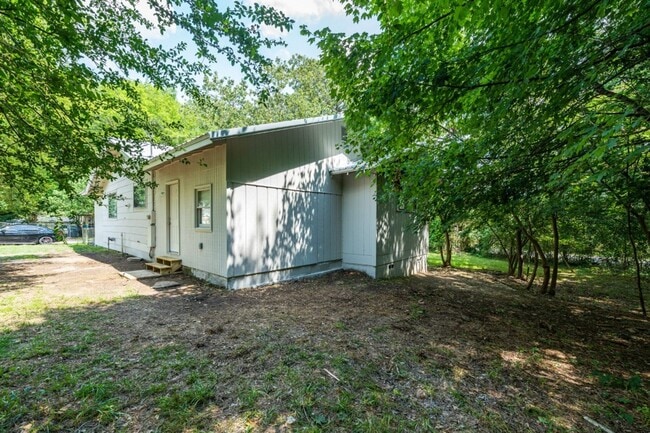 Building Photo - Beautifully Renovated Docena Home – Pet Friendly & Move-In Ready!