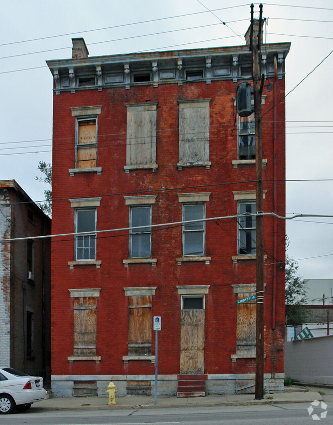 Building Photo - 408 W Liberty St