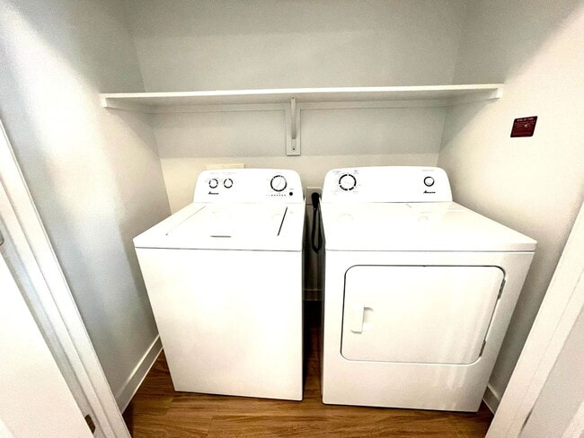 Building Photo - 1101 Abbeyglen Castle Dr