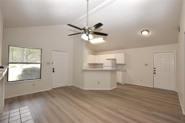Building Photo - 2801 W Slaughter Ln