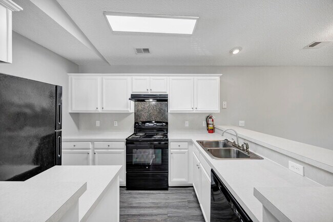 Foto del edificio - Basswood Apartment Homes