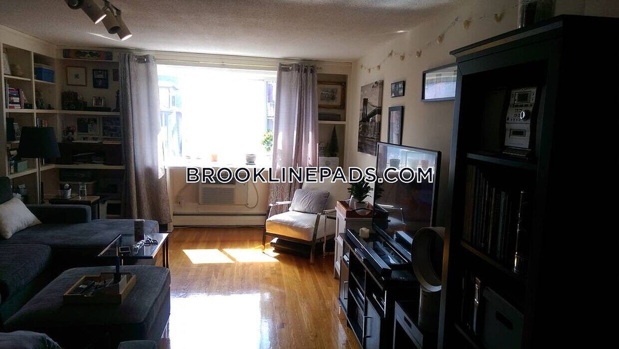 Building Photo - 50 Green St., #303, Brookline, MA 02446