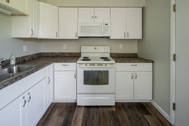 Building Photo - 50-62 East Street - 3B