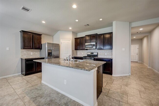 Foto del edificio - 3006 Dripping Springs Ct