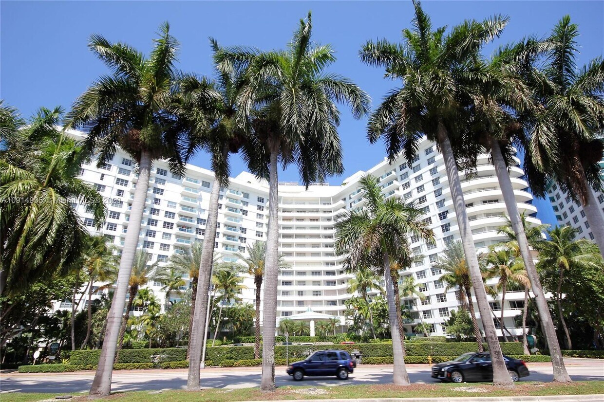 5151 Collins Ave Unit 929, Miami Beach, FL 33140 Condo for Rent in