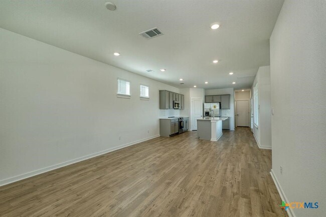 Foto del edificio - 2438 Wallin Bradley Dr