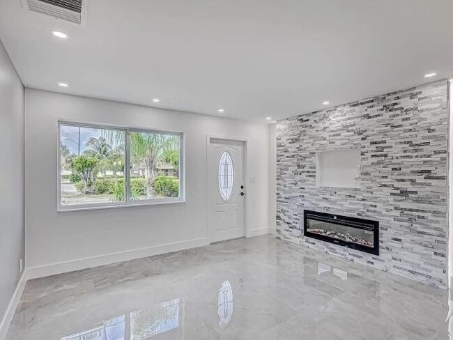 Foto del edificio - 855 Date Palm Dr