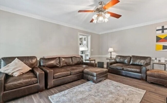 Building Photo - Gorgeous house for rent in Chesapeake.