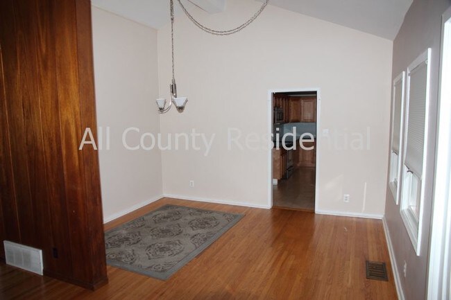Building Photo - 1457 Meetinghouse Rd