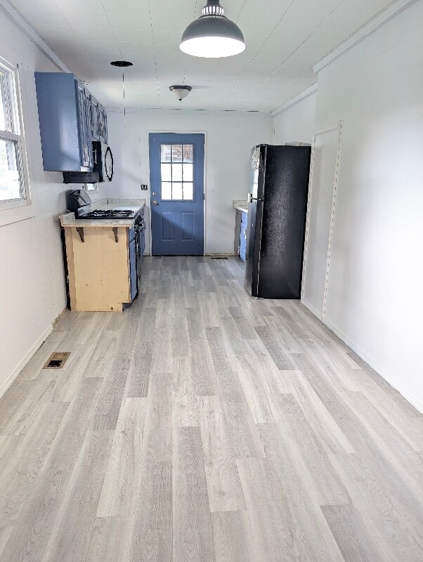 Building Photo - 2556 Niagara St