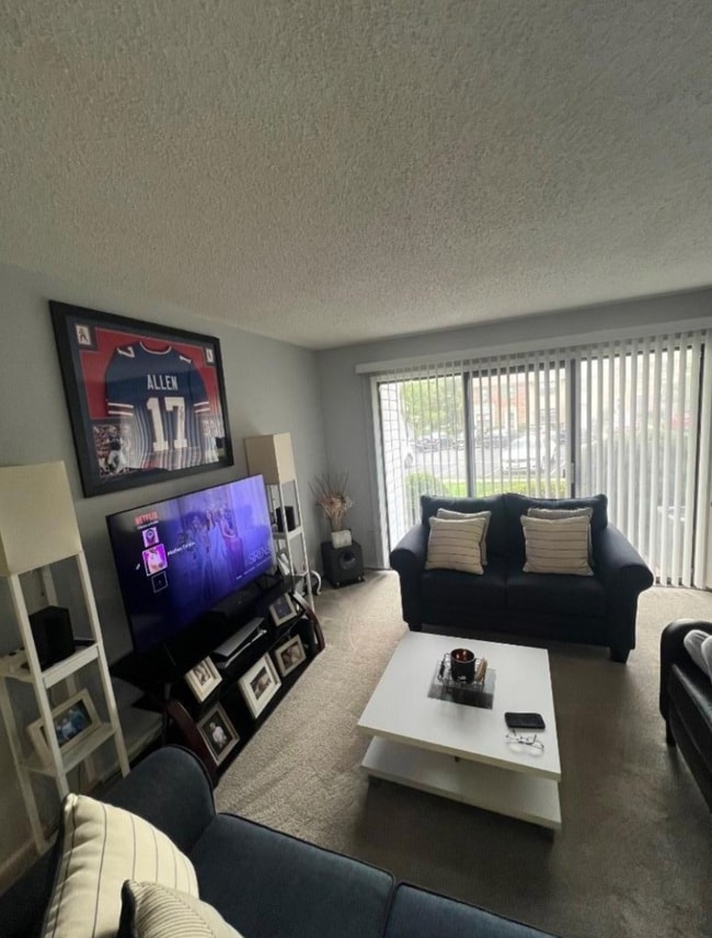 Foto del edificio - 80 Sage Ct