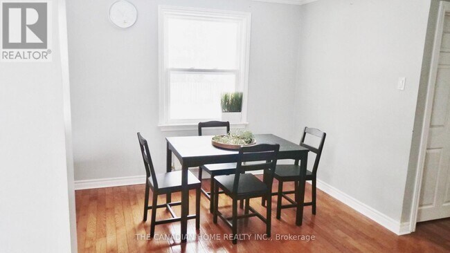 Photo du bâtiment - 174 Patricia Ave