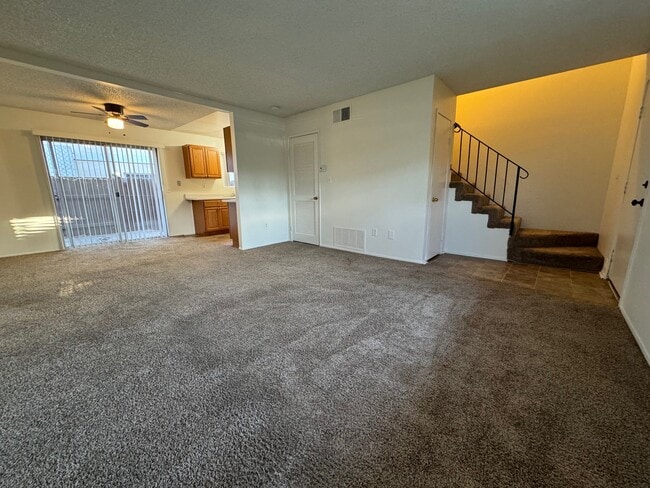 Building Photo - 1039 W Lincoln Ave