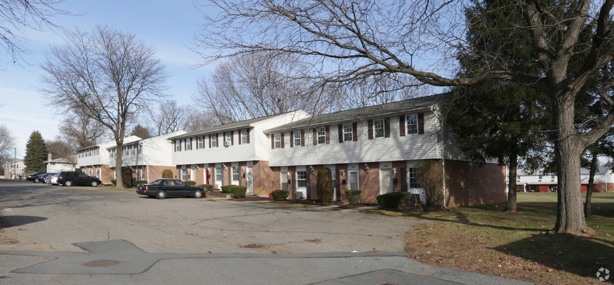 Building Photo - 1600-1601 Hastings Rd