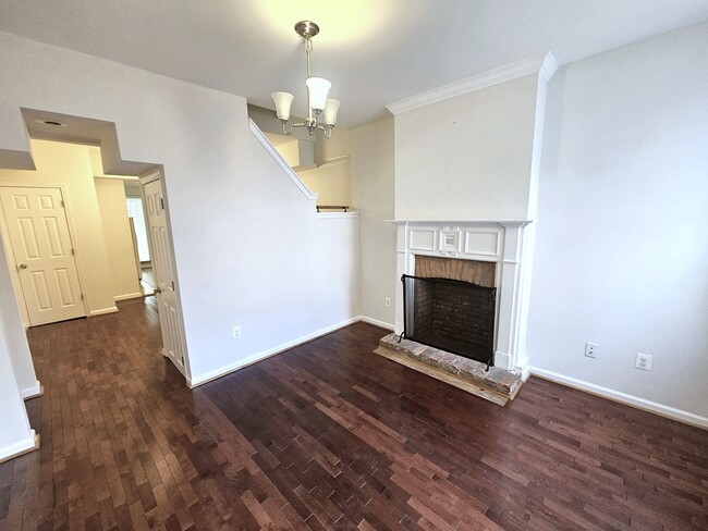 Building Photo - Cozy 2 BR 1.5 Ba Townhome by Patterson Park