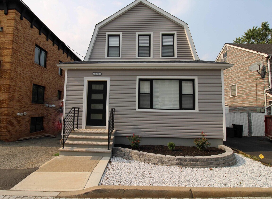 Primary Photo - 188 Meadow Ln