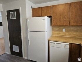 Building Photo - 215 N 400 W