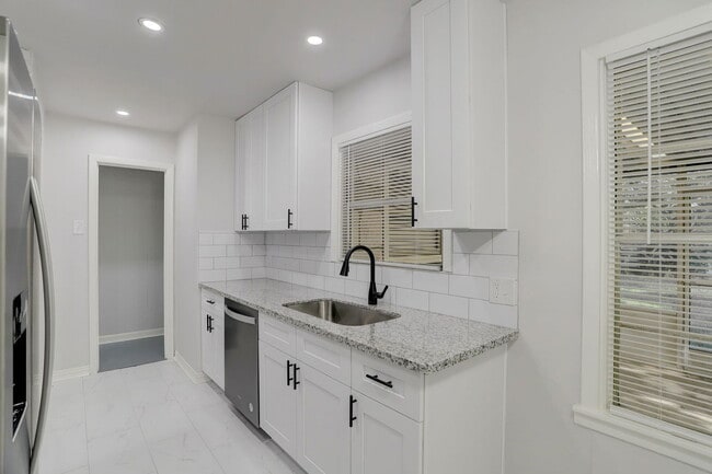 Photo - 1009 15th Ave N Apartment