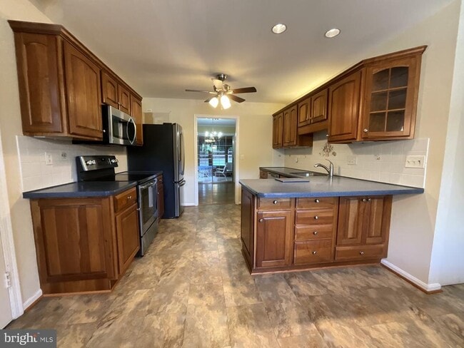 Building Photo - 615 Kearney Ct SW