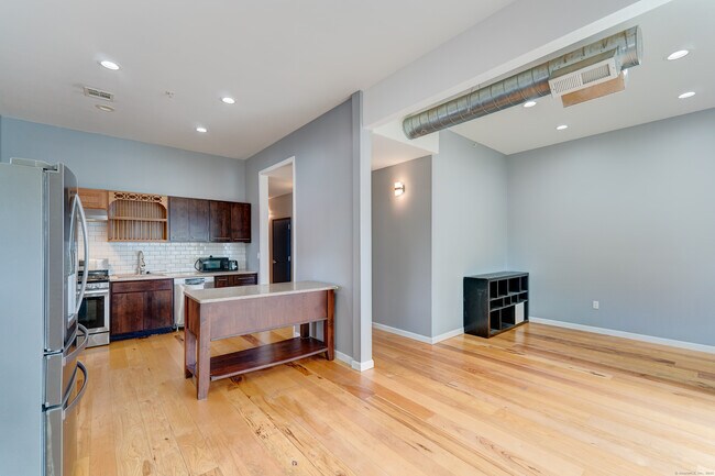 Foto del edificio - 59 Dixwell Ave