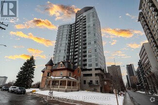 Building Photo - 428-1428 Sparks St.