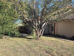 Building Photo - 1735 Horseshoe Cir