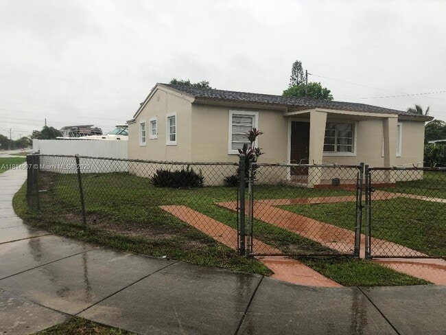 Building Photo - 10141 SW 38th Terrace