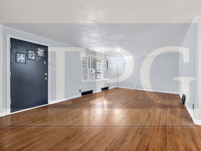 Foto del edificio - 6639 Bales Ave