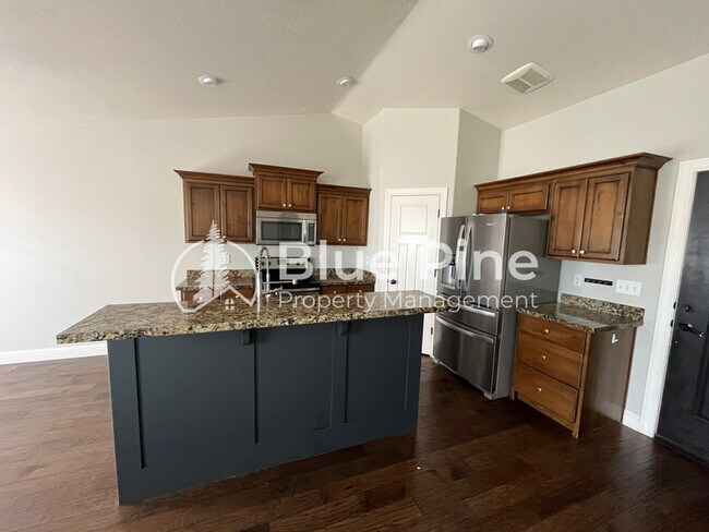 Foto del edificio - 3688 Shale Ave