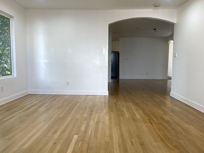 Building Photo - 479 Nassau Ave