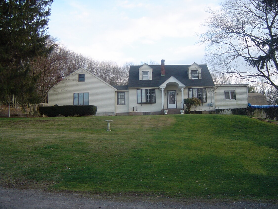 47 Hartford Tpke, Tolland, CT 06084 House for Rent in Tolland, CT