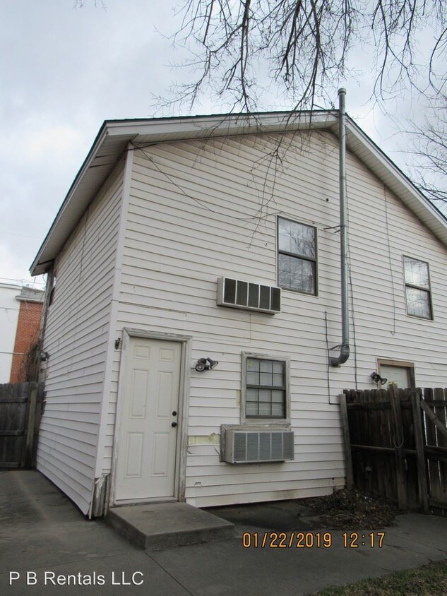 Primary Photo - 903 NW Bell Ave