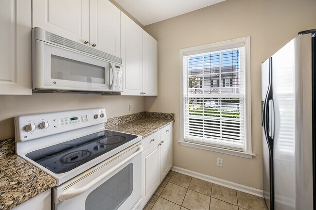 Foto del edificio - 2337 Bay Harbor Dr