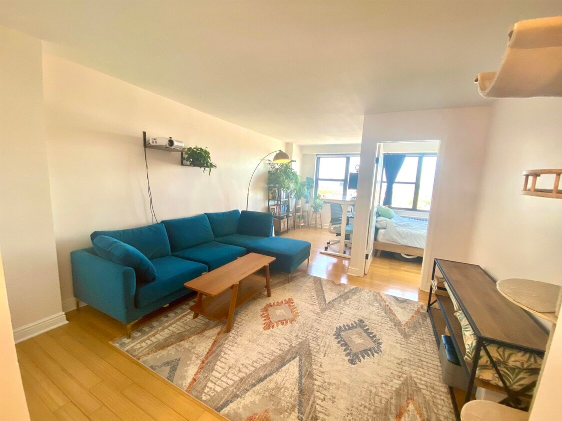 Primary Photo - 500 Central Ave