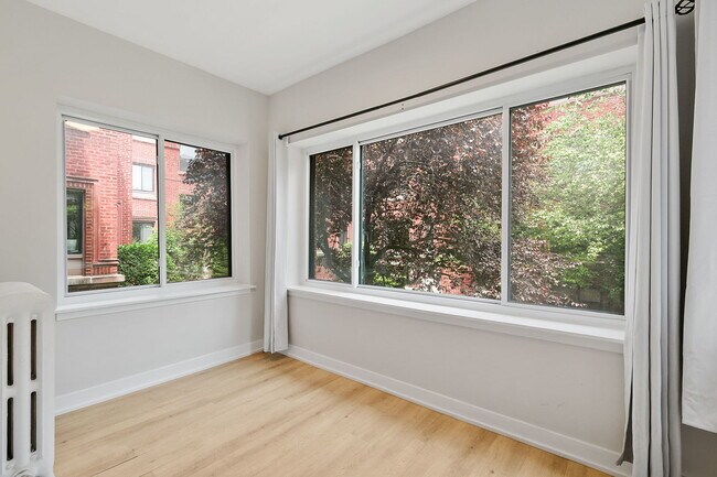 Foto del edificio - 918 W Sunnyside Ave