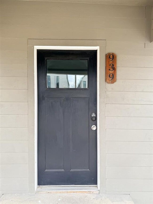 Photo - 941-941 Bayonne St Apartment