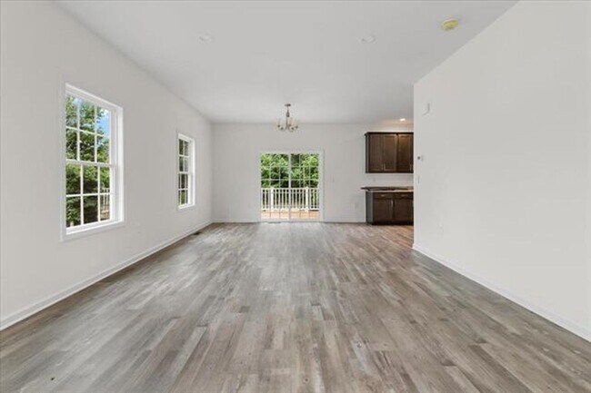 Building Photo - 4 BED 2.5 BATH LOCATED IN CHRISTIANSBURG LOCATED NOW