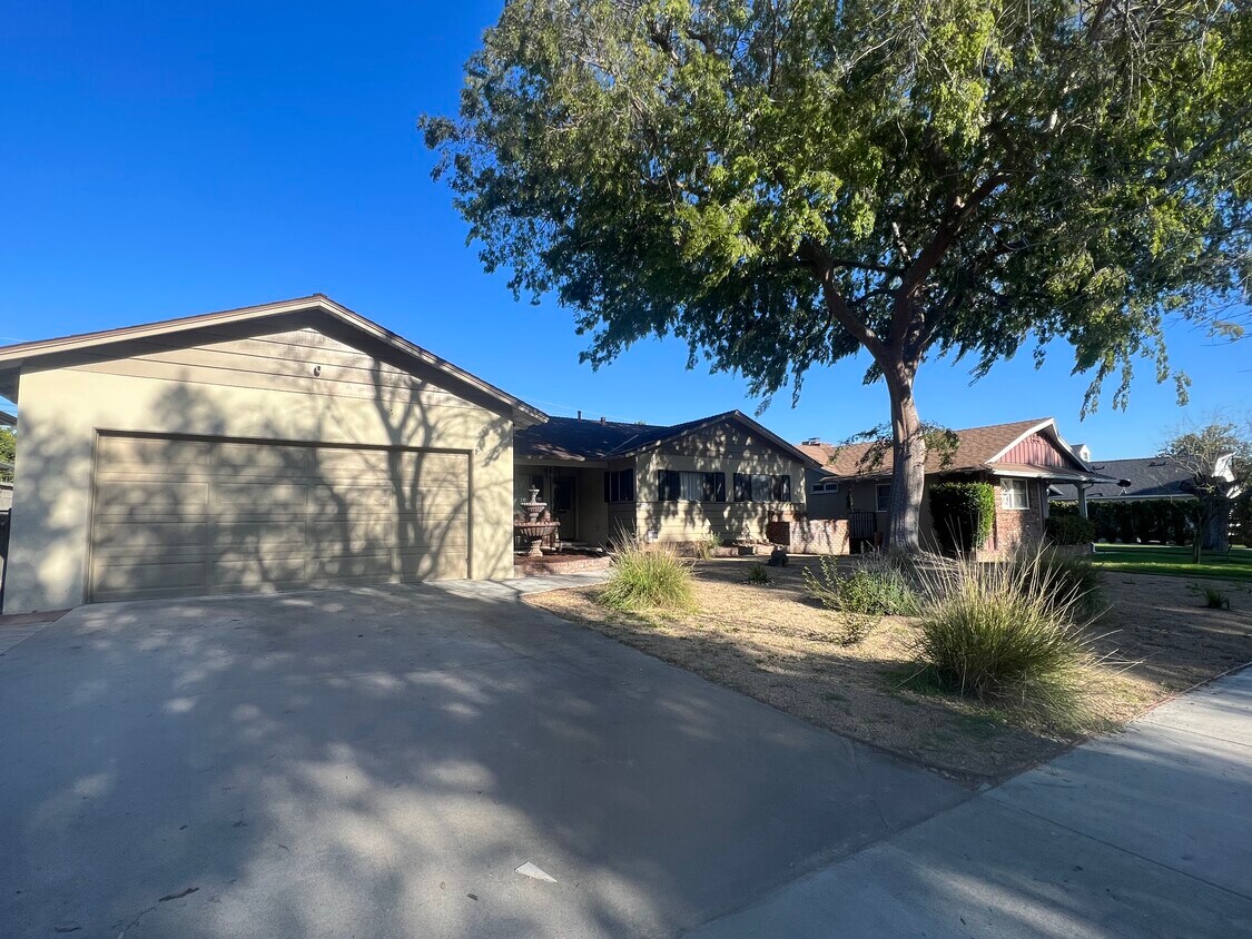 Foto principal - 3627 Broadmoor Blvd N