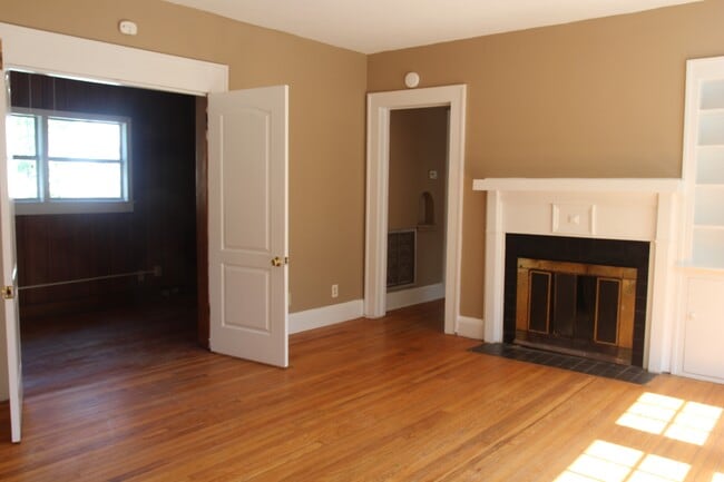 Building Photo - 709 N Harding St