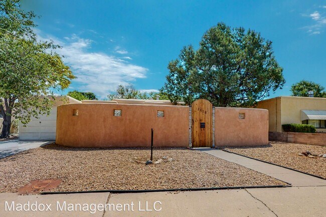 Foto del edificio - 2 br, 1 bath House - 1716 Bryn Mawr Dr NE