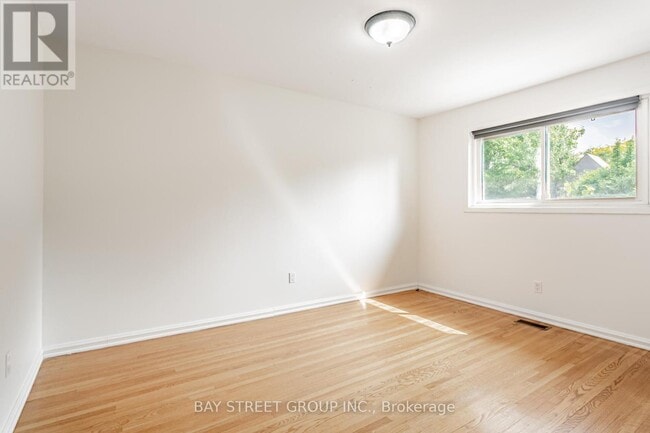 Building Photo - 3336 Ivernia Rd