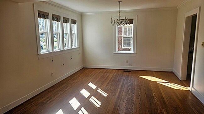 Foto del edificio - 2610 Woodlawn Dr