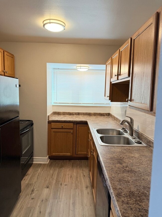 Building Photo - 4015 Stonedike Dr