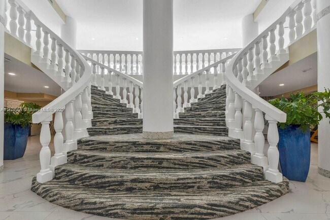 Foto del edificio - 710 N Ocean Blvd